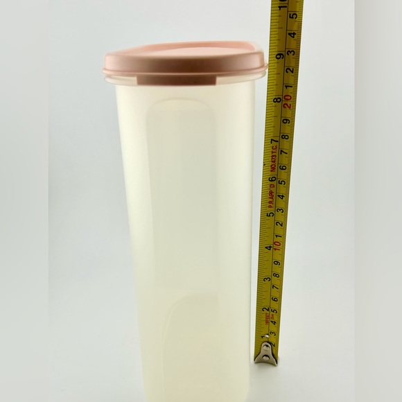 Vintage, Modular Mates #4 Storage Container with Pale Pink Lid, by Tupperware - Picture 4 of 5